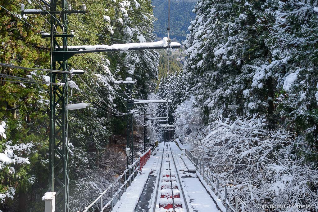 青梅市・御岳山の、ケーブルカー、雪景色
