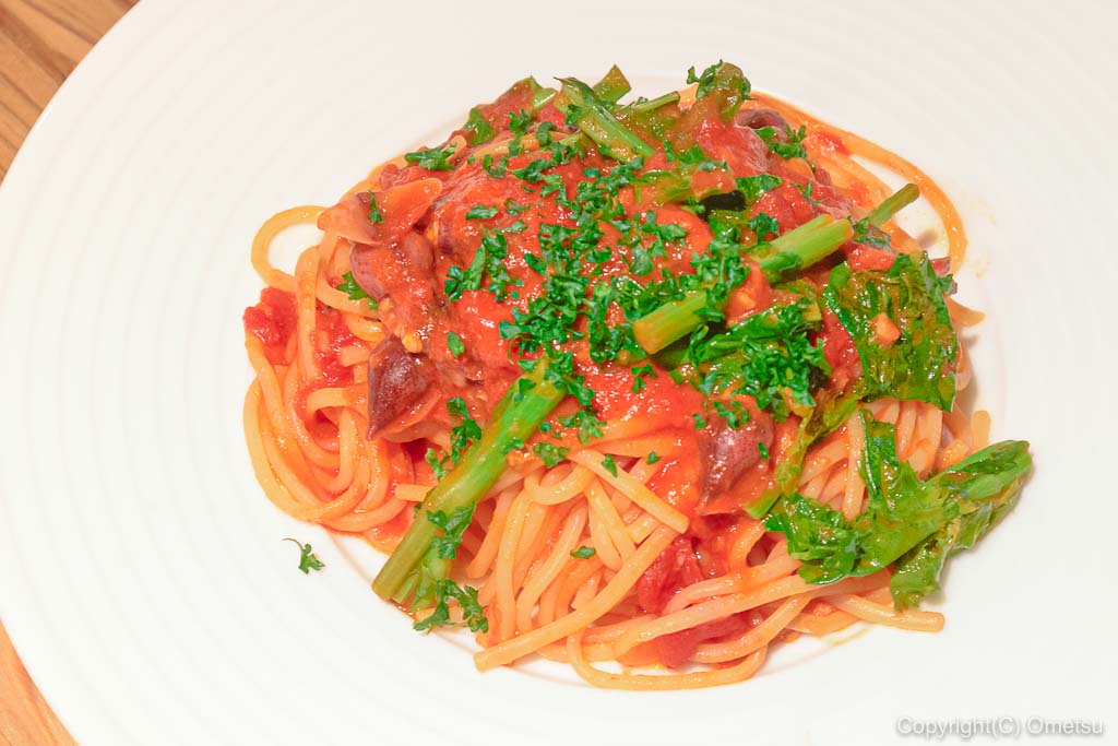 あきる野市・五日市イタリアン・レストラン、クイントの、のらぼう菜とホタルイカのパスタ