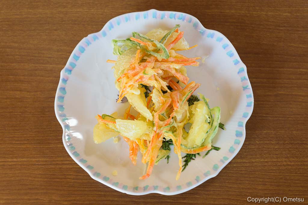 青梅市の蕎麦店、「ギャラリー亜陶」の、野菜の天ぷら