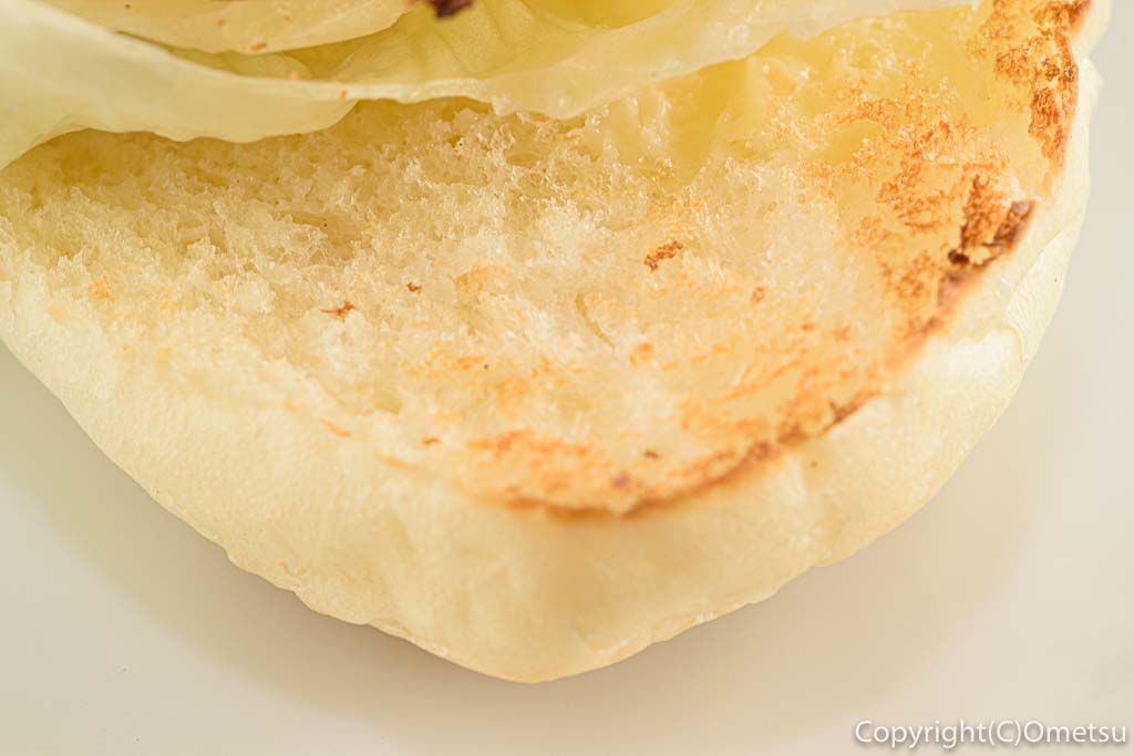青梅・河辺の、うさぽんCAFEの、サーモンチーズサンドのパン