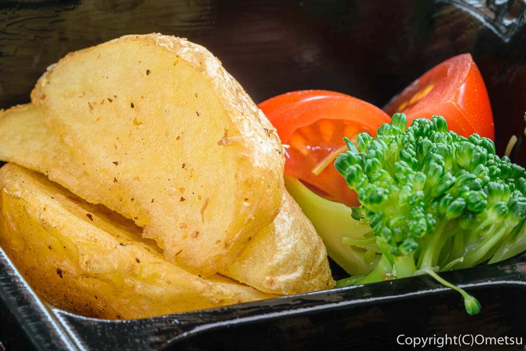 青梅・河辺のチャコグリルの、ハンバーグ弁当の野菜