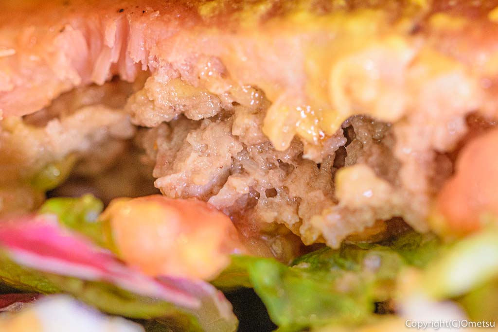 あきる野の、カフェモハベの、B.L.Tバーガーwithチーズ