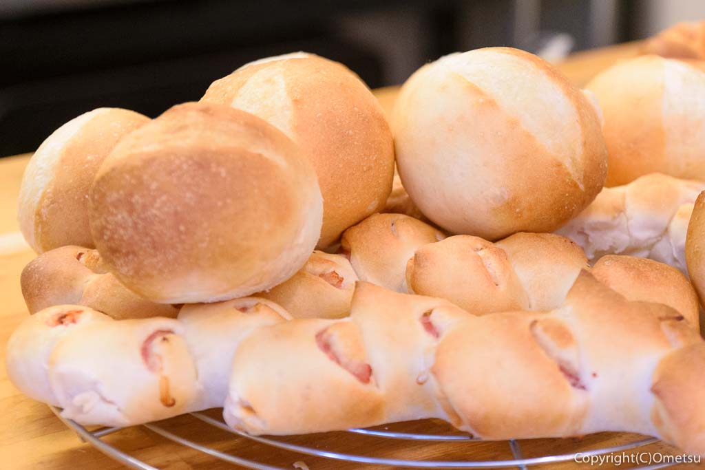 青梅市・御岳の、ベーカリー・レターのパン