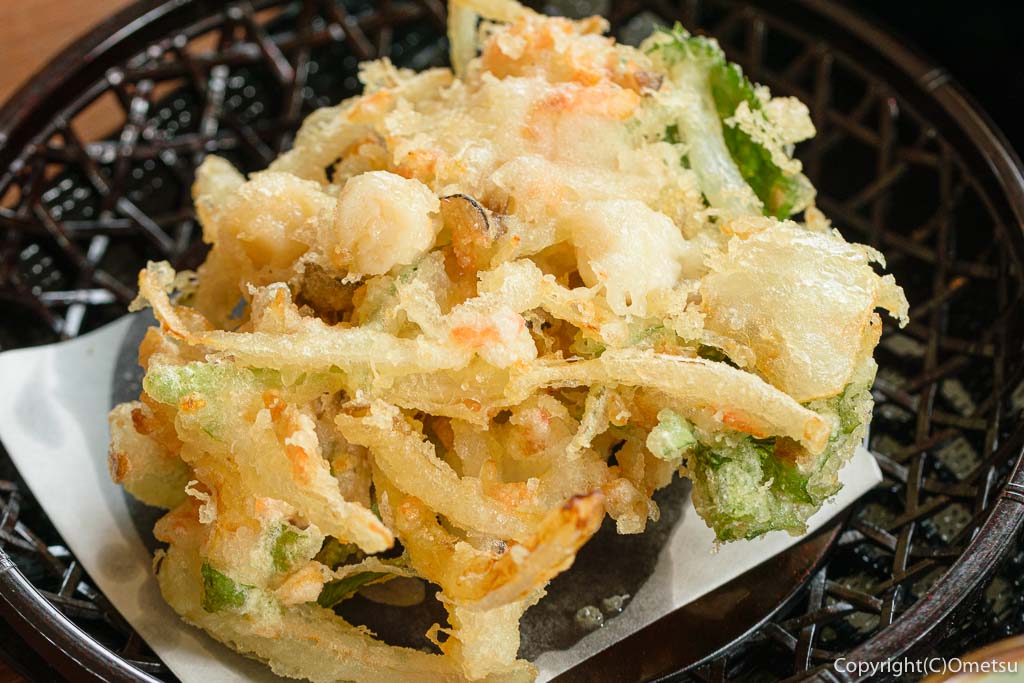 青梅・二俣尾の「そば うどん処 かわしま」の、かき揚げ