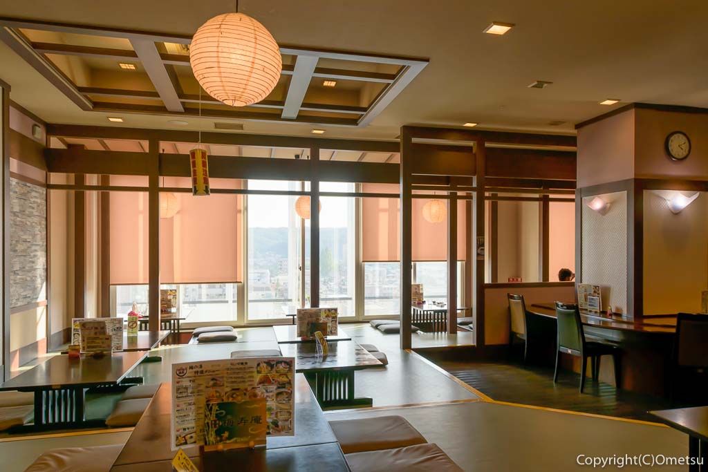 青梅市・河辺の温泉「松の湯」内のお食事処「梅寿庵」