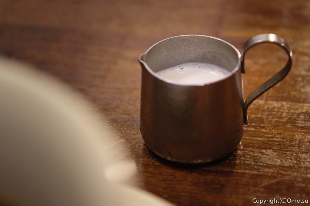 青梅・河辺の洋食店、K&Kの、コーヒーのミルク