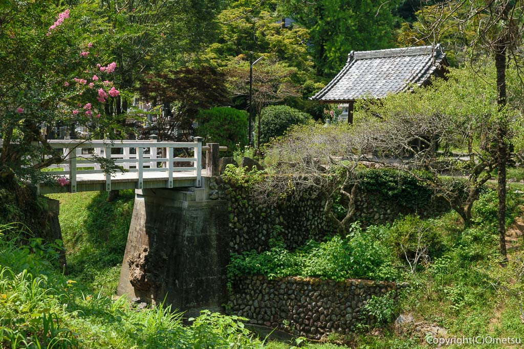 青梅市・黒沢の聞修院の橋