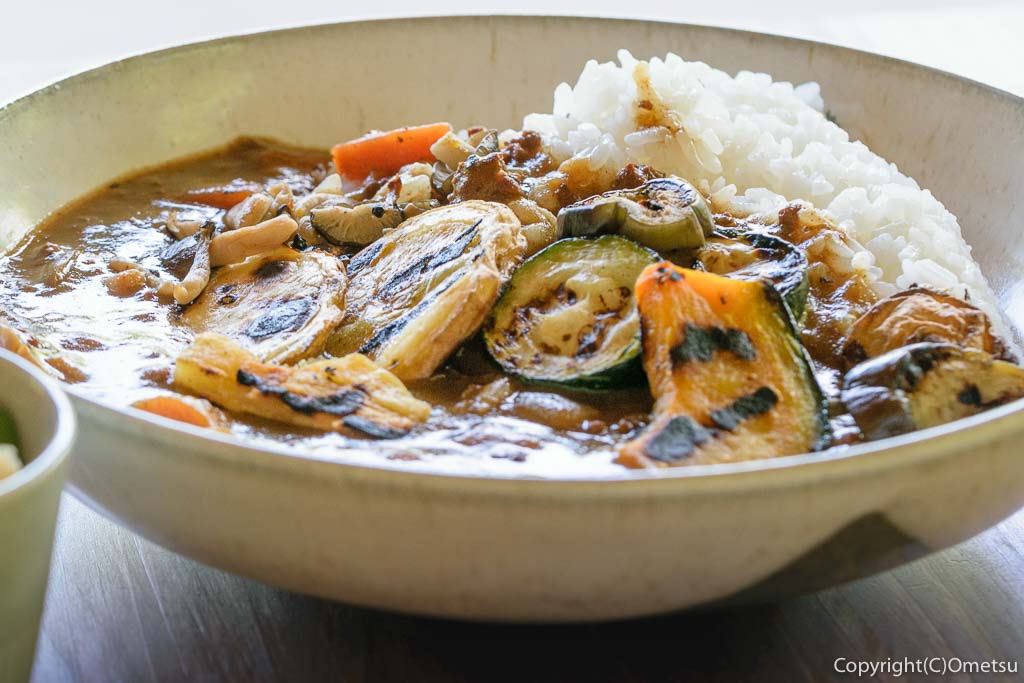 青梅市・沢井マウンテンカフェの、焼き野菜カレー