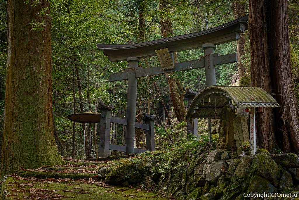 高水山・表参道の鳥居