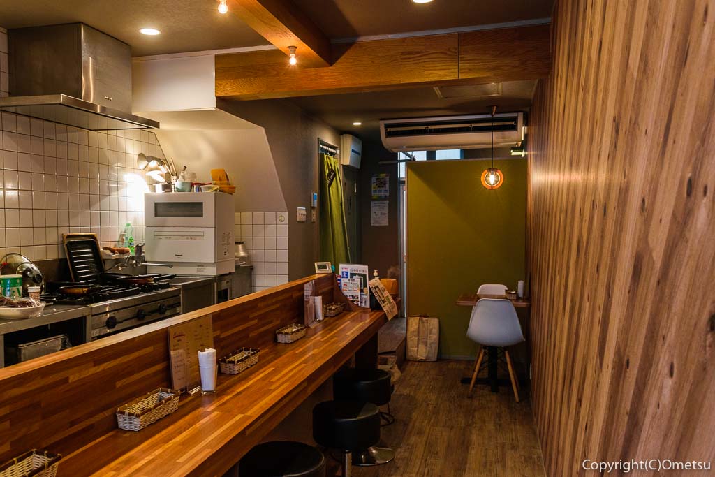 あきる野市・東秋留のカフェ、シャロの店内