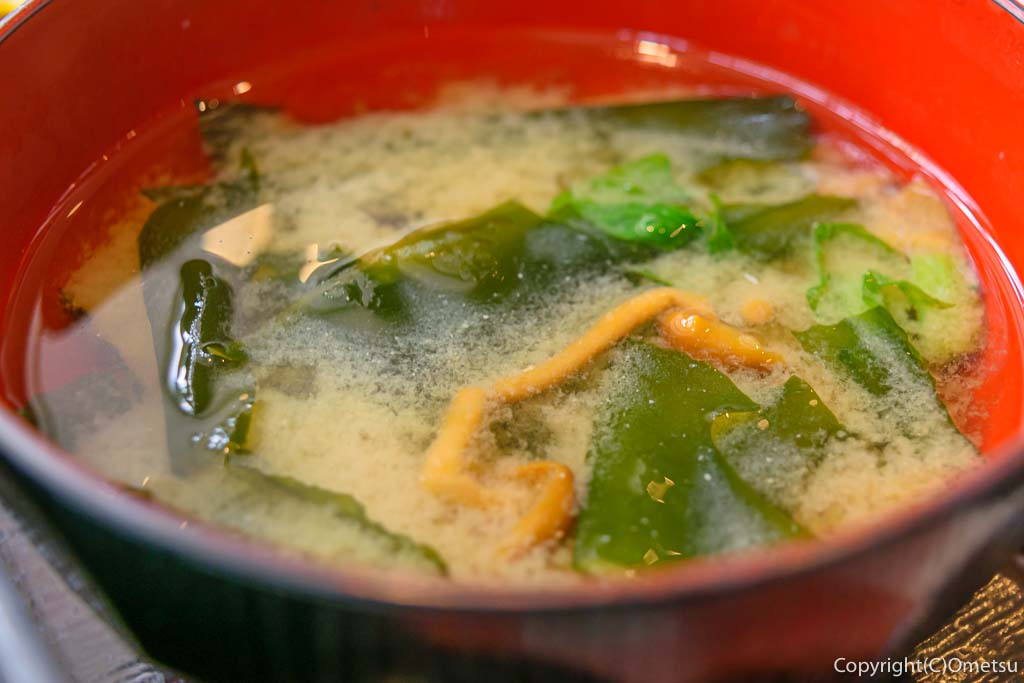日の出町の、洋食DON・DONの味噌汁