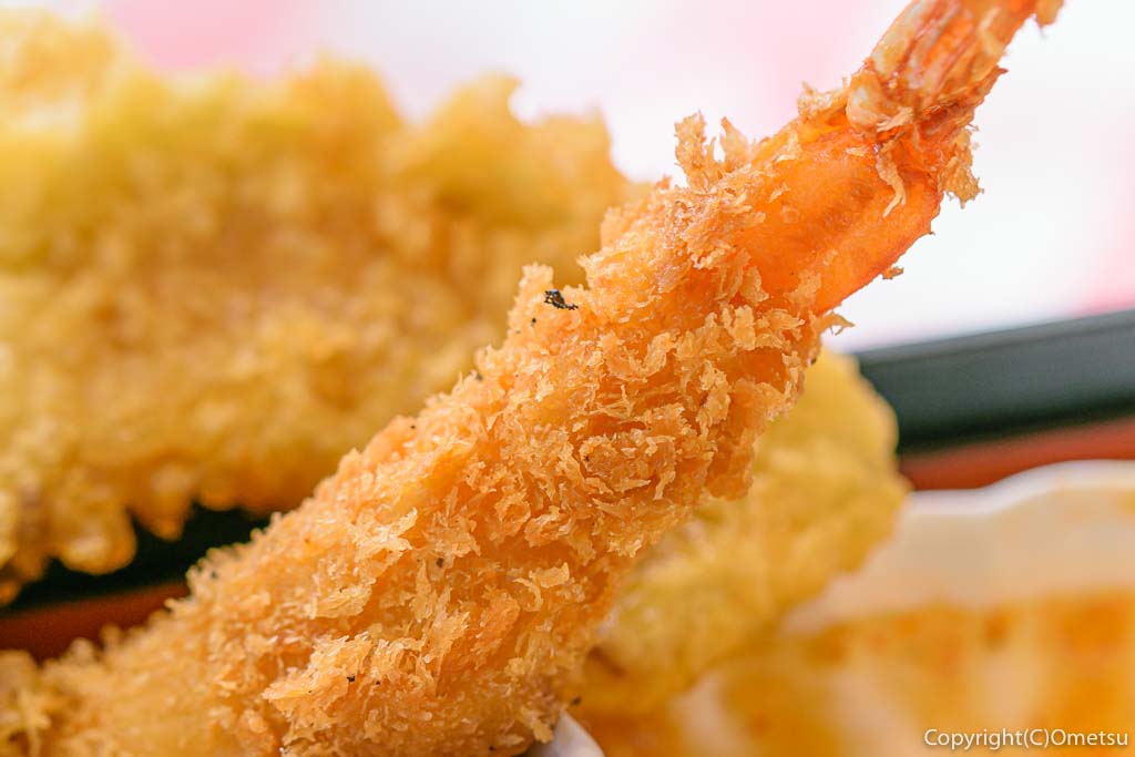 日の出町の、洋食DON・DONの海老フライ