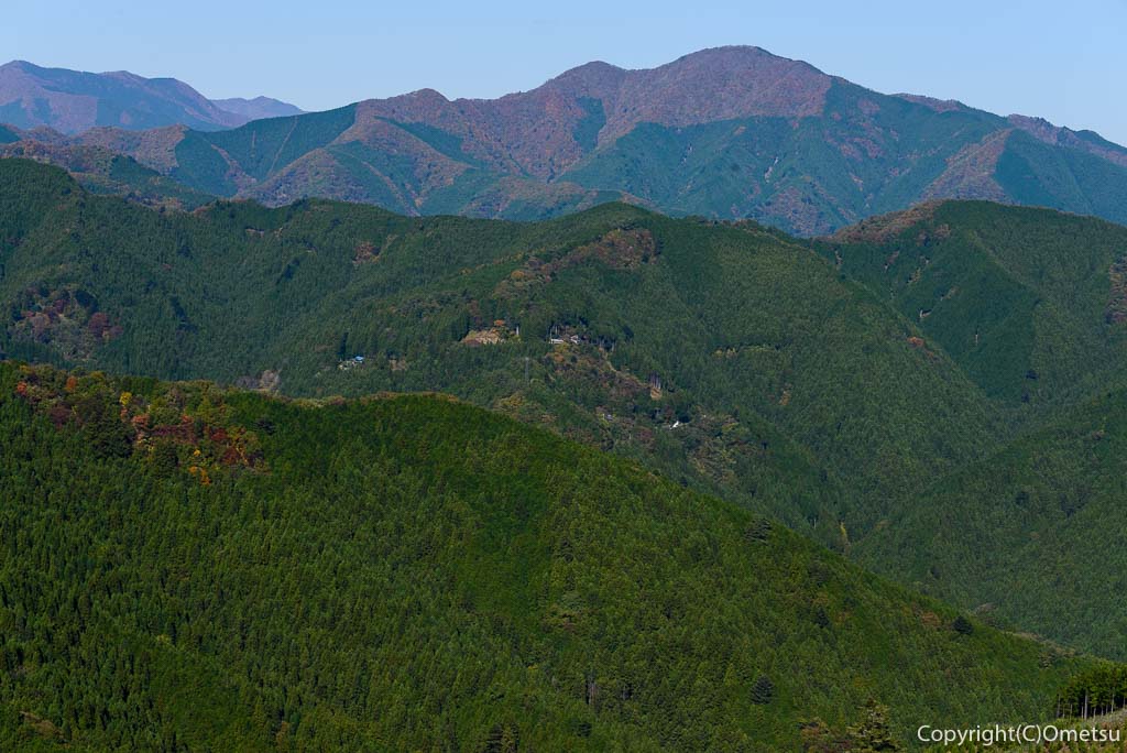 笛吹峠登山道から、大岳山