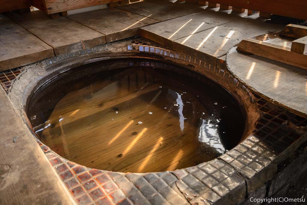 青梅市・岩蔵温泉の、「古民家いろり」の足湯