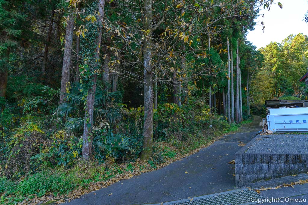 青梅・長渕の峠道の入り口