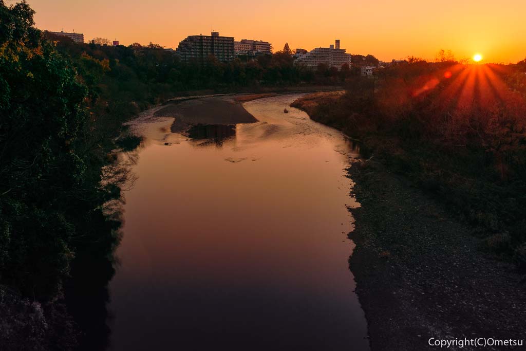 青梅市・下奥多摩橋からの、日の出