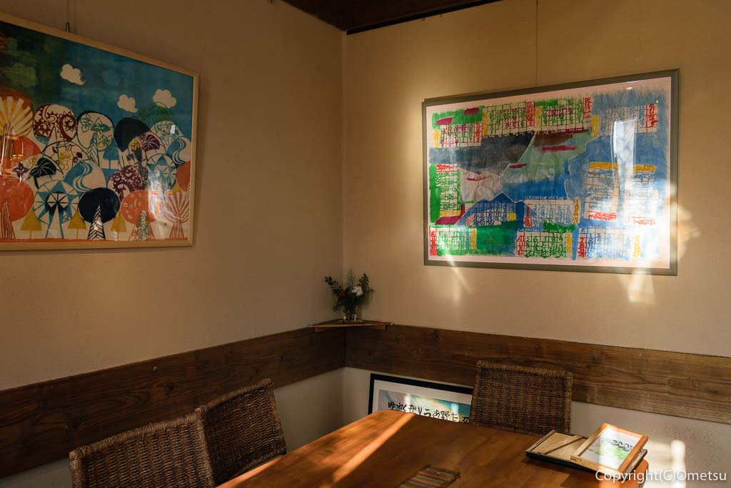青梅市・河辺のカフェ チャーティーフォーの店内