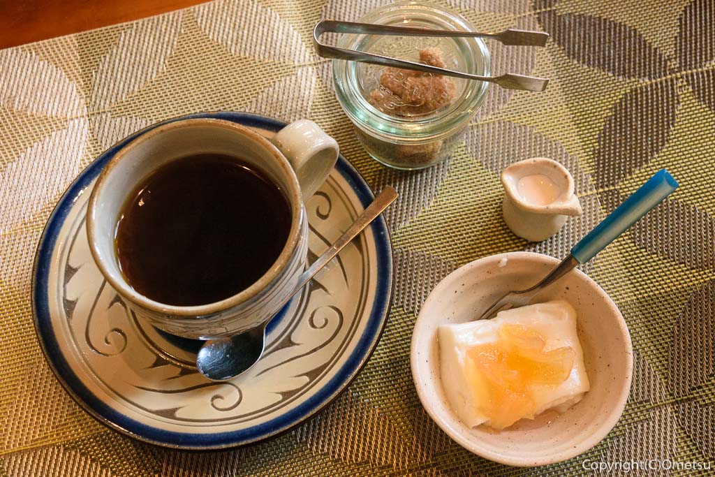 青梅市・河辺のカフェ チャーティーフォーの、コーヒーとデザート