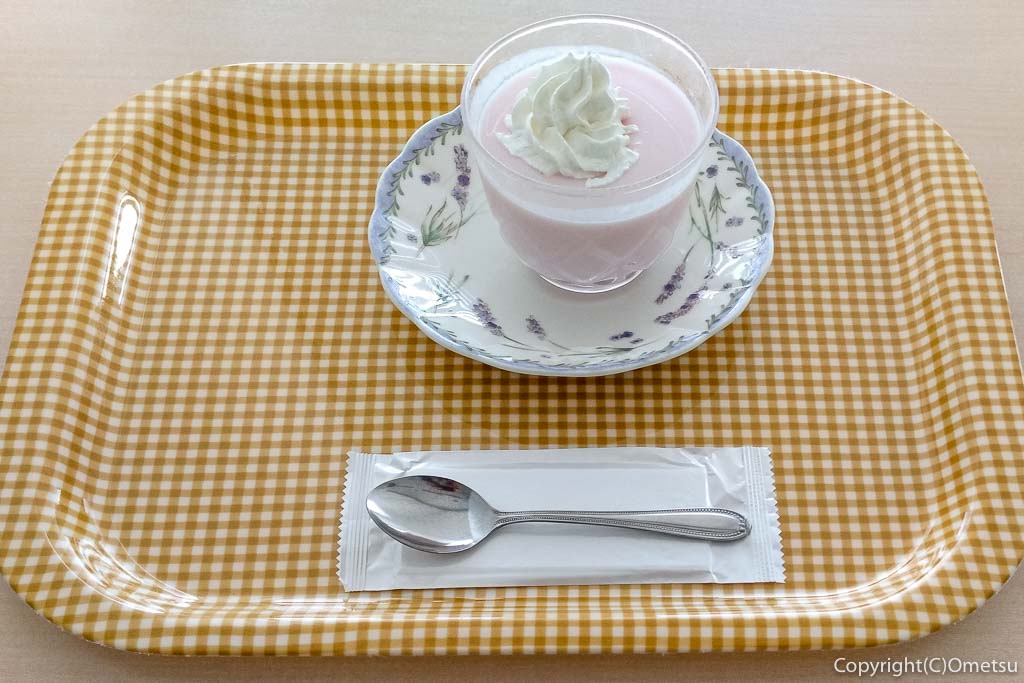 青梅市役所のカフェだんだんのババロア