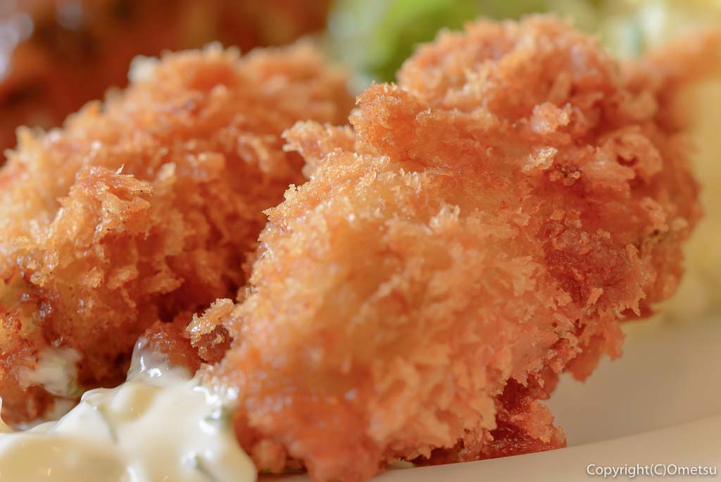 あきる野市・五日市の、洋食キッチン シオンの広島産カキフライ