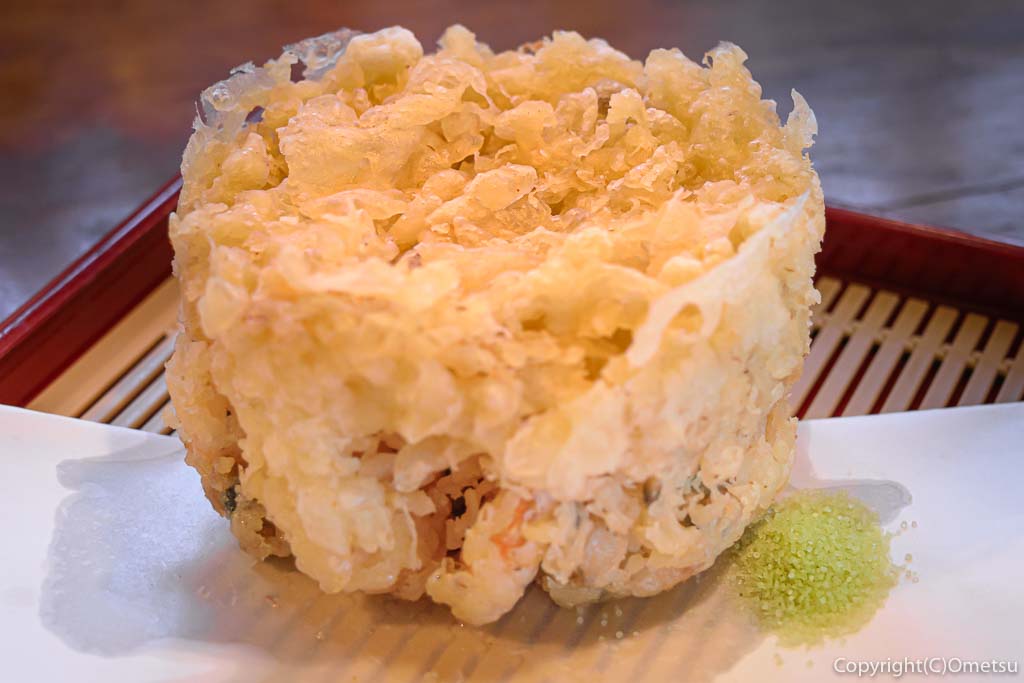 青梅市の蕎麦店・月与の童屋の、小海老と海の幸の、かきあげ