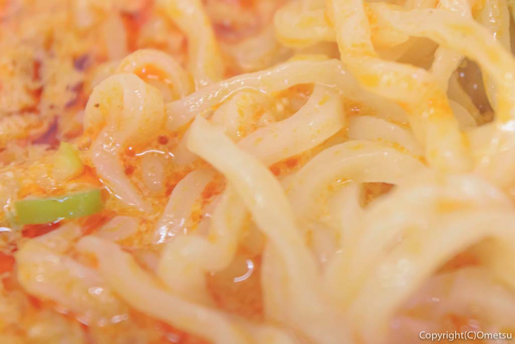 青梅・担々麺杉山の、担々麺の麺