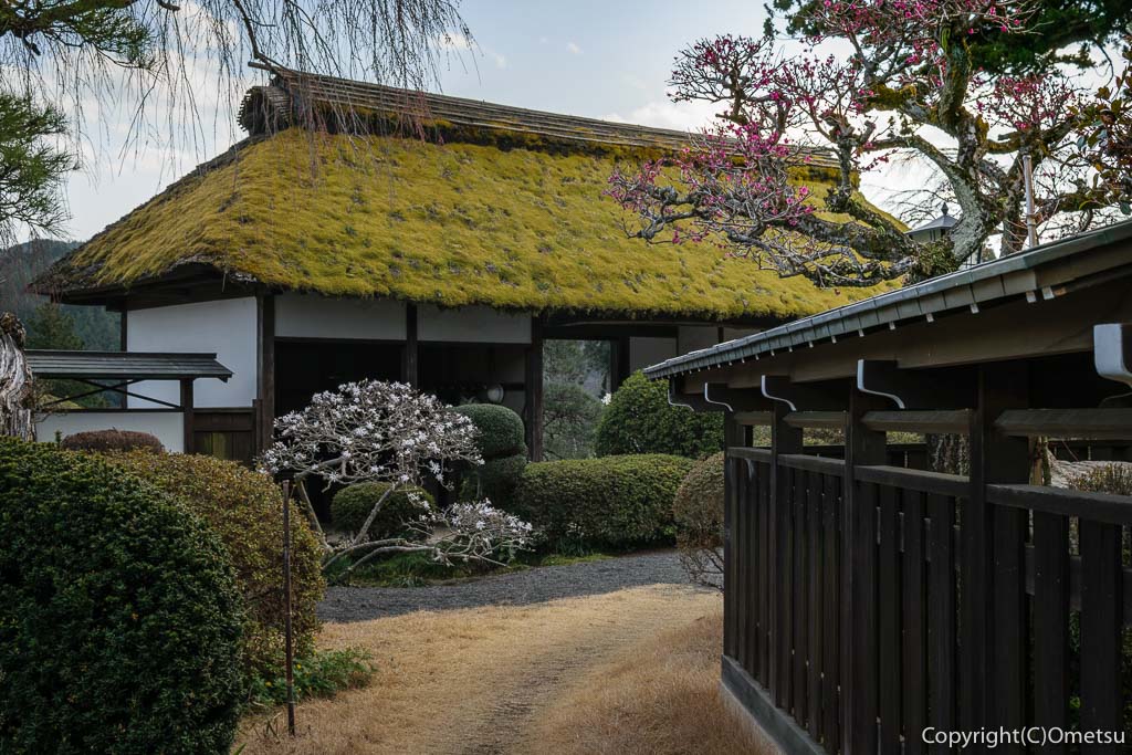 青梅市・成木の安楽寺の長屋門