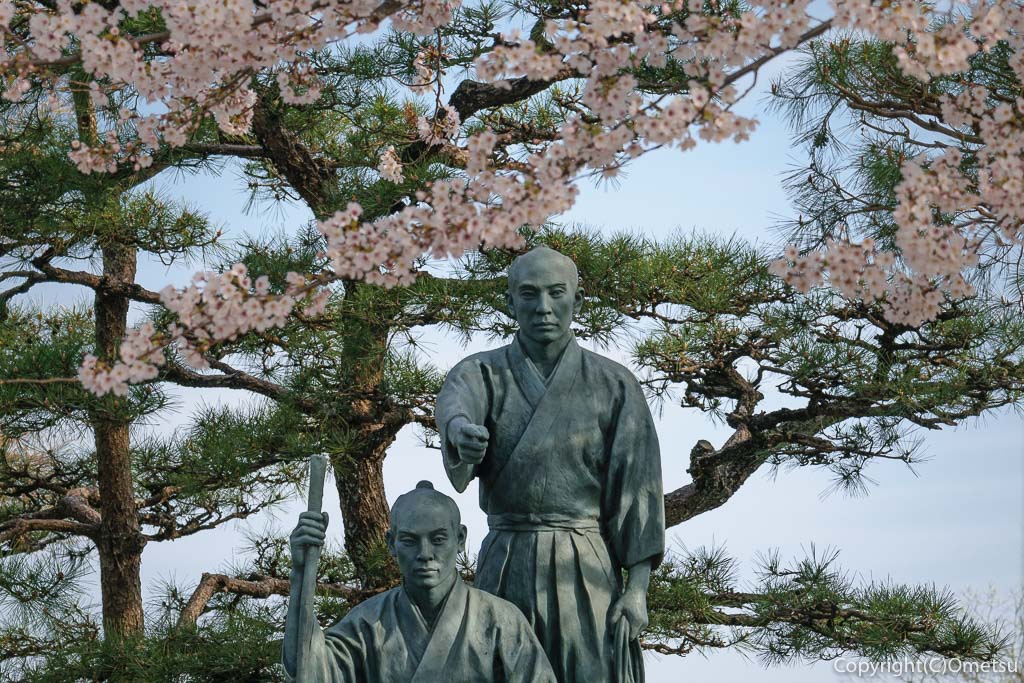 羽村市・玉川兄弟像