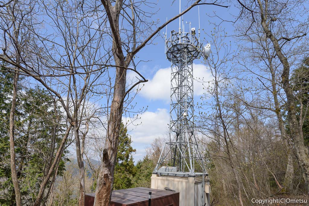 奥多摩町・大塚山・御岳山のNTT無線中継局の鉄塔