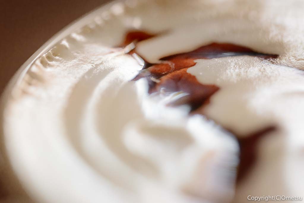 青梅市のカフェ・ウォールナットのウインナーコーヒーの生クリーム