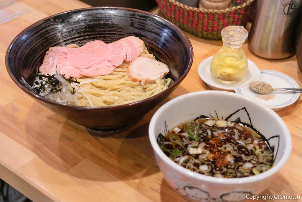 福生市のラーメン店「麺や 田むら」の、つけ麺