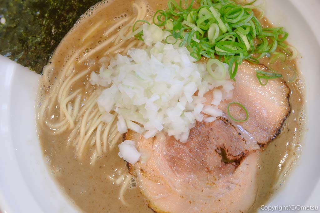 羽村市のラーメン店、煮干乃宴の、濃厚煮干ラーメン