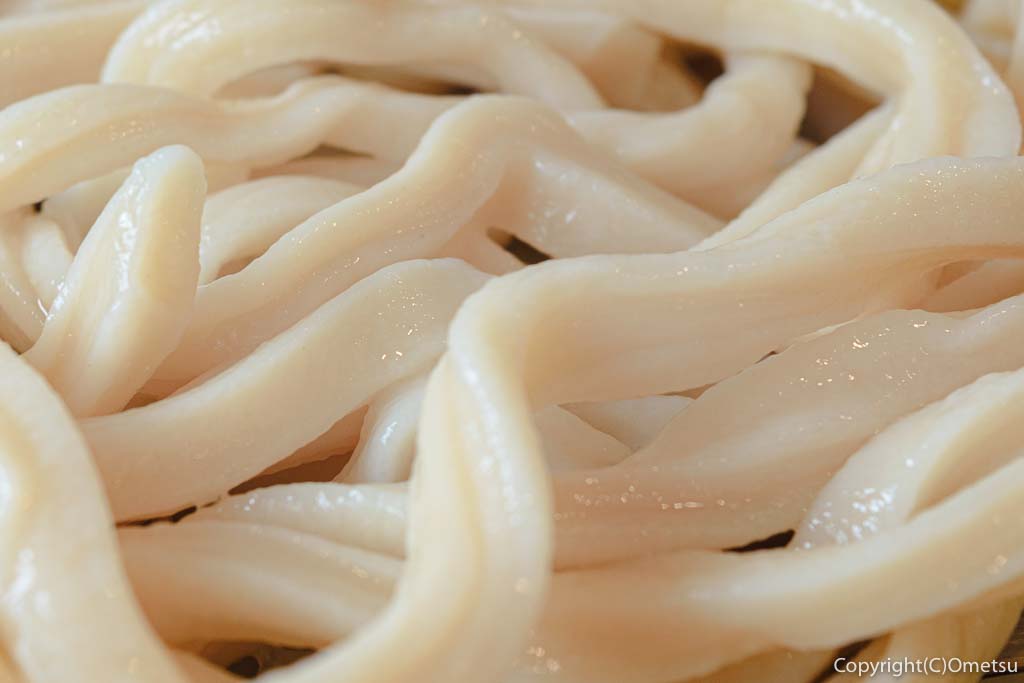青梅市・このみち製麺所 幸太郎うどん の 肉つけうどん の極太麺