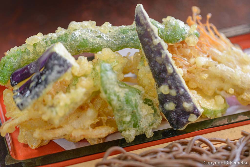 青梅市・御岳の旅館「ぎん鈴」の音威子府蕎麦の「ざる天ぷらそば」