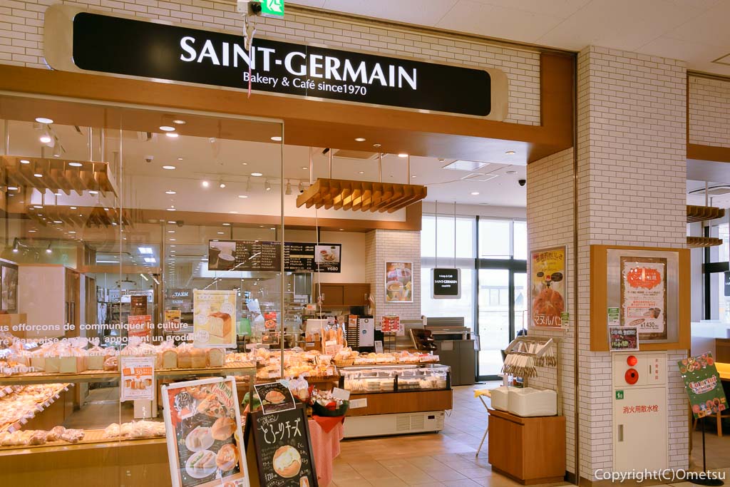 青梅市・イオンスタイル河辺店内の、サンジェルマン河辺店