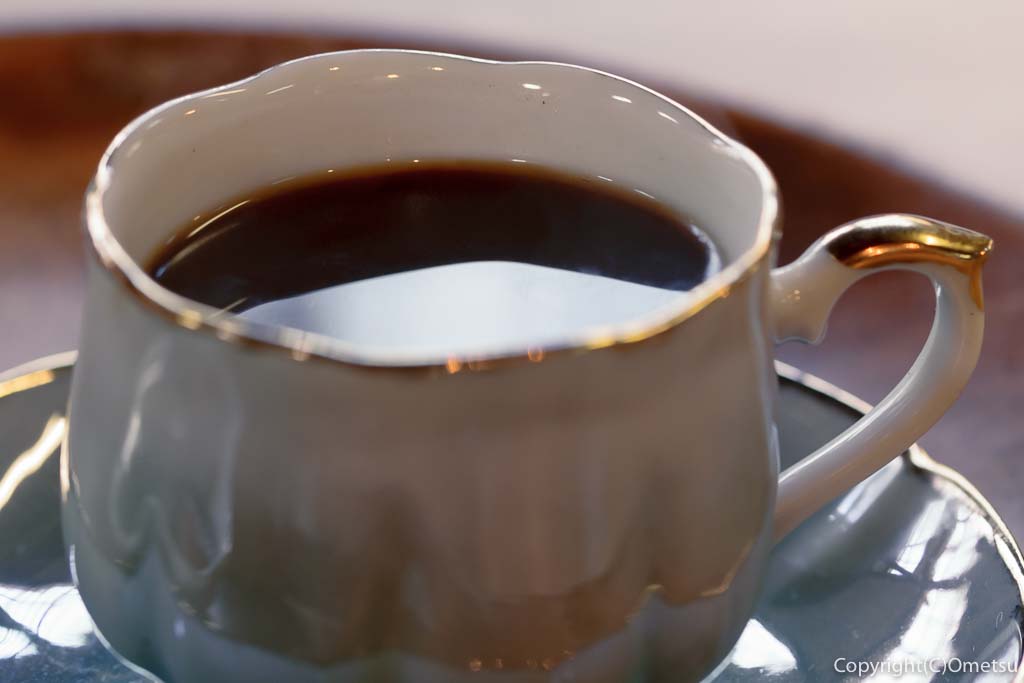 青梅市・黒沢、旧織物工場の、トルコカフェRugTime'mutluluk(ラグタイム ムトルルク)の、トルココーヒー