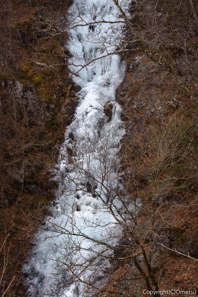東京都・檜原村・都民の森の、結氷した、三頭大滝