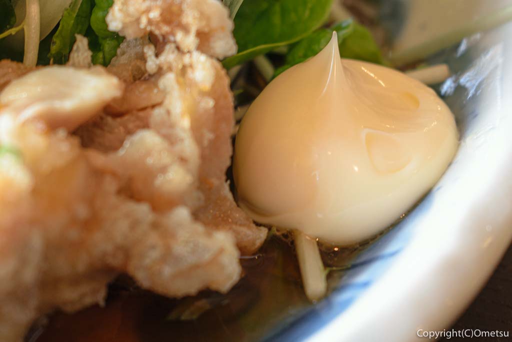 青梅市・野上町の「居酒屋 つくね屋」の、大判油淋鶏定食のマヨネーズ