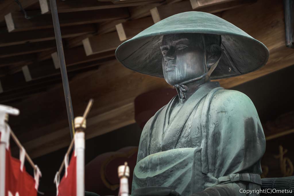 青梅市・谷野の真浄寺の、弘法大師像