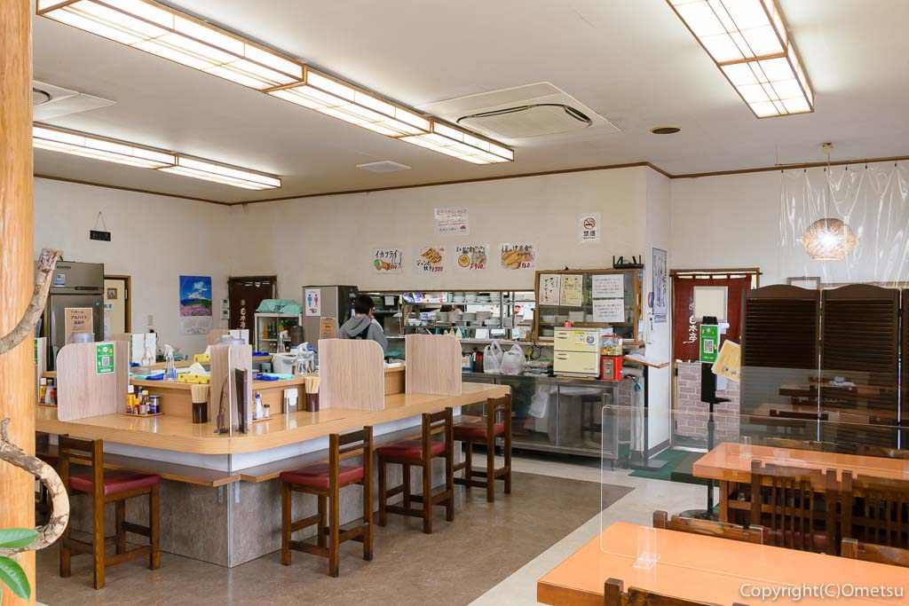 瑞穂町・国道16号線沿いの、日本亭の店内