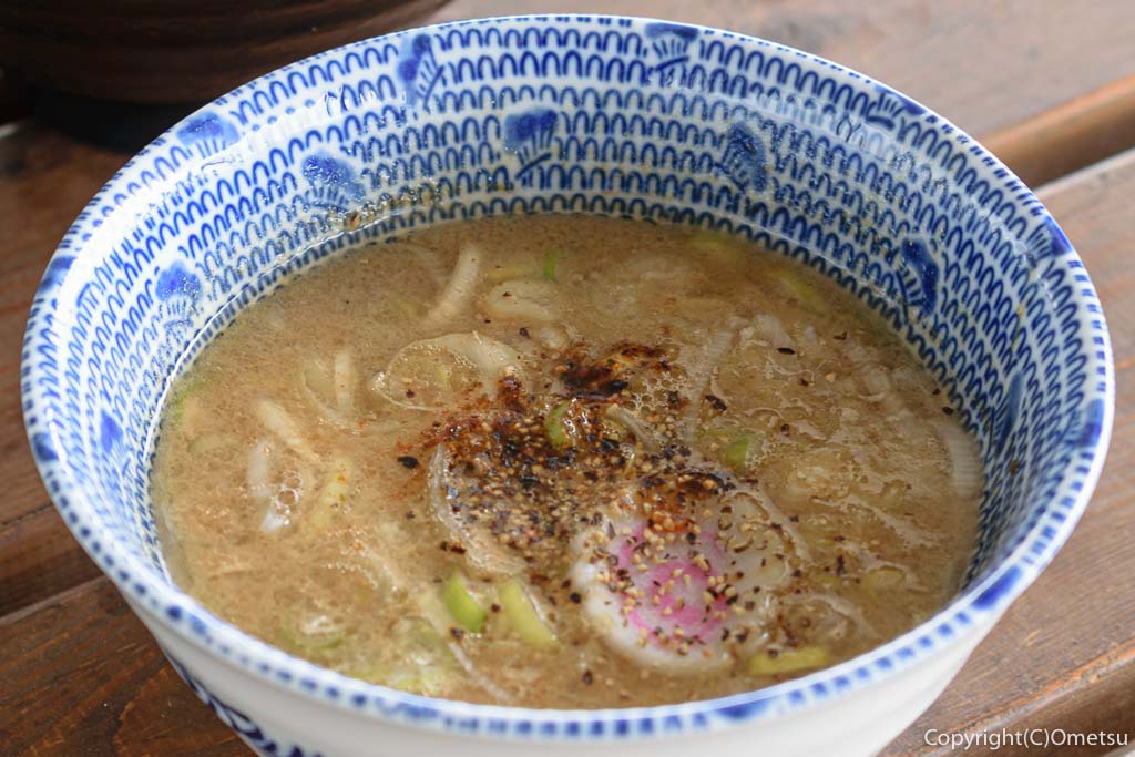 舎鈴・ジョイフル本田瑞穂店の、味玉つけ麺の、スープ