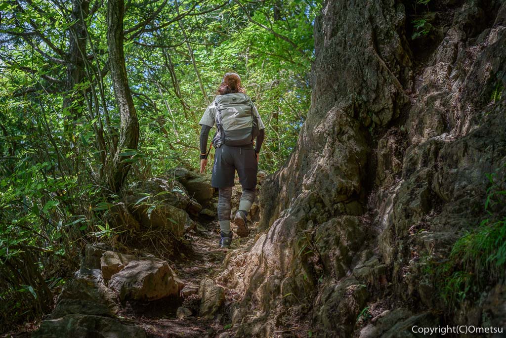 大岳山荘〜大岳山の岩場