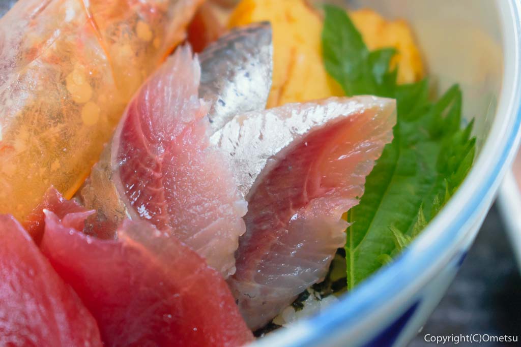 瑞穂町「魚介や たかね」の、海鮮丼「たかね丼」の