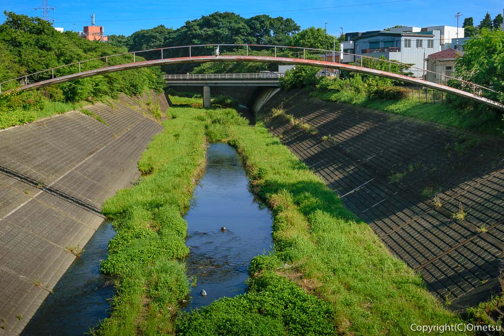 多摩川サイクリングロード・立川市・残堀川の光景