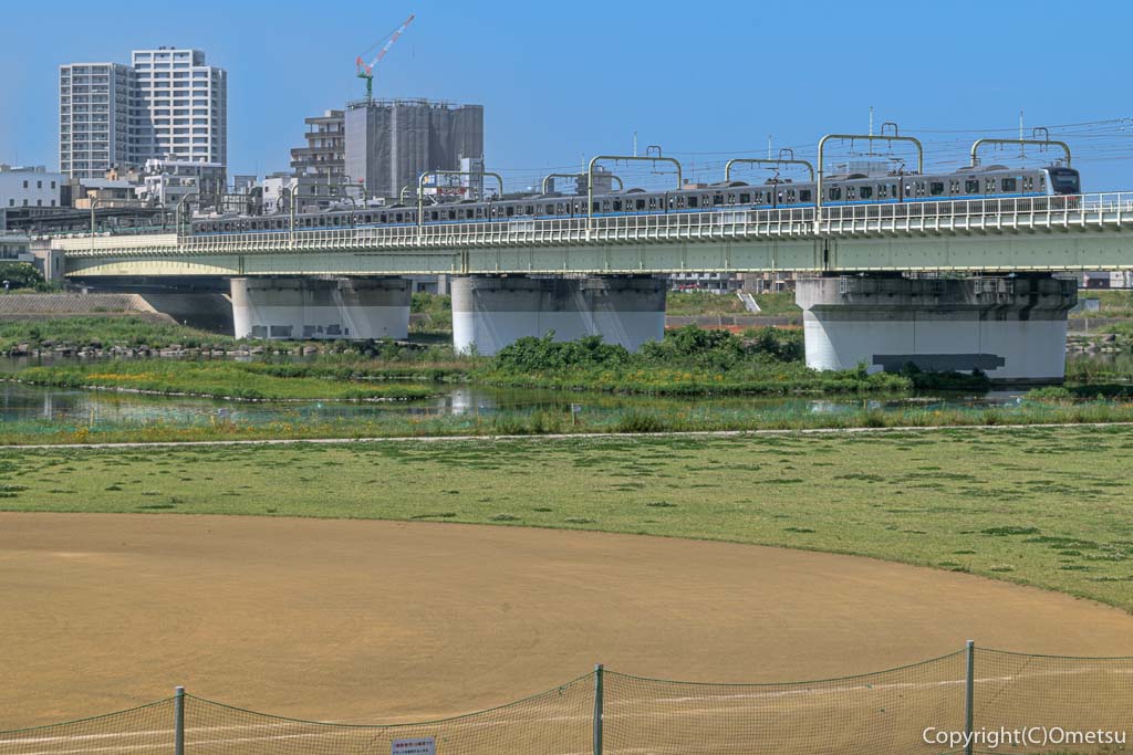 多摩川サイクリングロード・狛江市・小田急線鉄橋