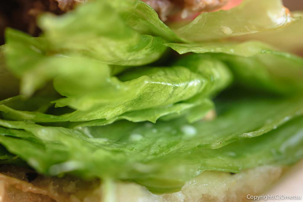 東京都・福生市、デモデヘブン福生店のチーズバーガーの、レタス