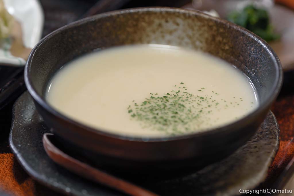 東京都・青梅市・御岳山・宿坊 能保利の、御師料理のジャガイモのスープ
