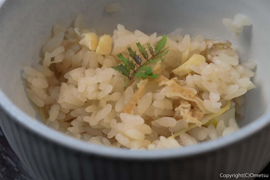 東京都・奥多摩町・山鳩山荘の「青梅奥多摩ごぜん」の、筍ご飯