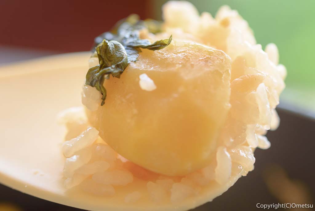 亀の井ホテル・青梅(旧かんぽの宿)の、五目釜飯の、栗