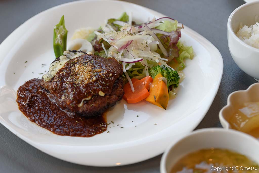 青梅市・御岳渓谷の、ステーキ店・NAMA の、和牛ハンバーグ・ランチ